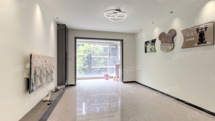 保利春湖国际生态城二手房实景图