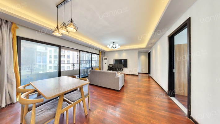 万科翡翠公园二手房实景图