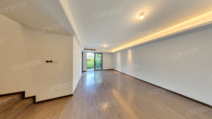 香岸云栖燕庐二手房实景图