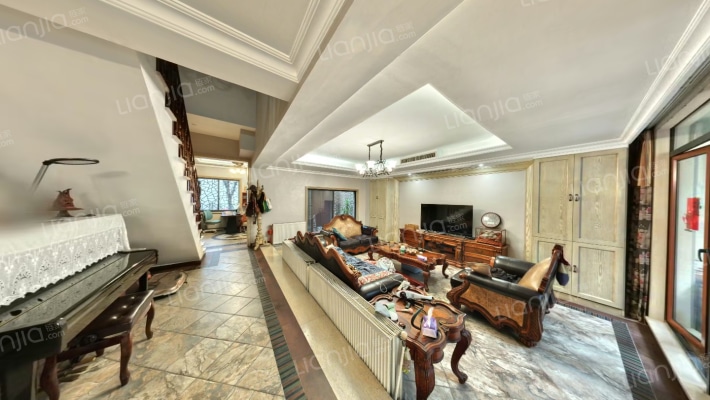 万科西街庭院二手房实景图