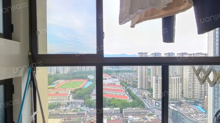 新城吾悦广场二手房实景图
