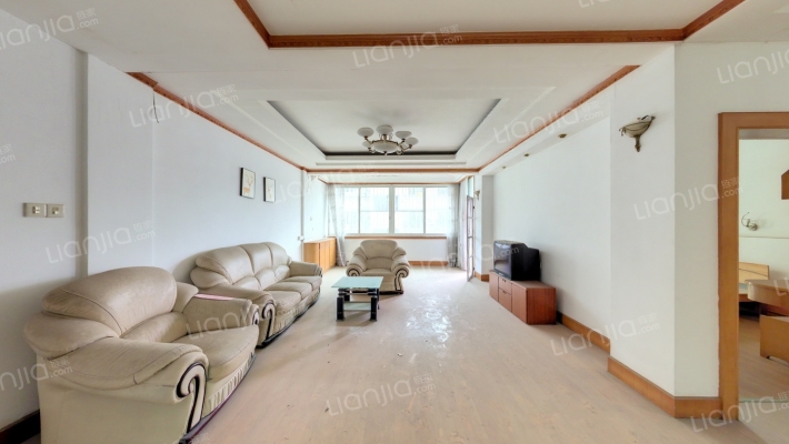 宝杭花园二手房实景图