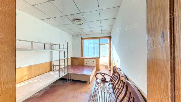 电力设备厂小区二手房实景图