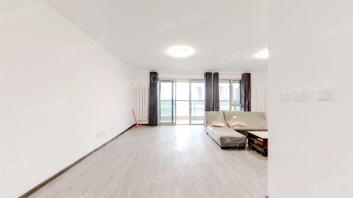 融创美盛芳园二手房实景图