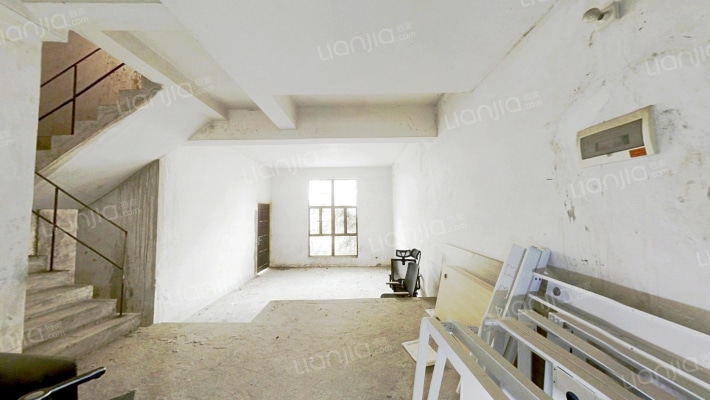 保利紫山班芙花园一期别墅二手房实景图