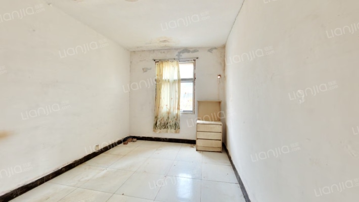 统建小区二手房实景图