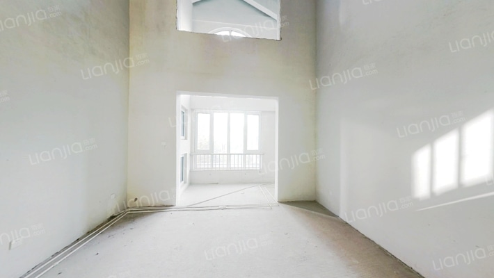 本房为洋房 5跃6层有大露台 看房有钥匙-客厅A