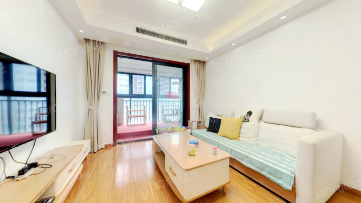 纯水岸东湖三期二手房实景图