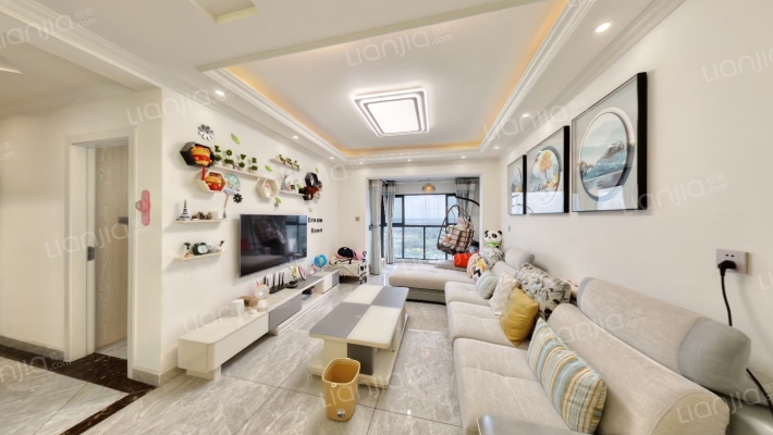 花样年龙年中心三期二手房实景图