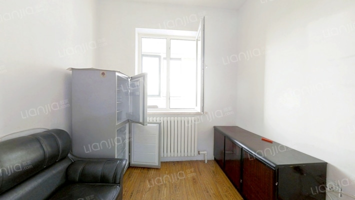 跃兴家园二手房实景图