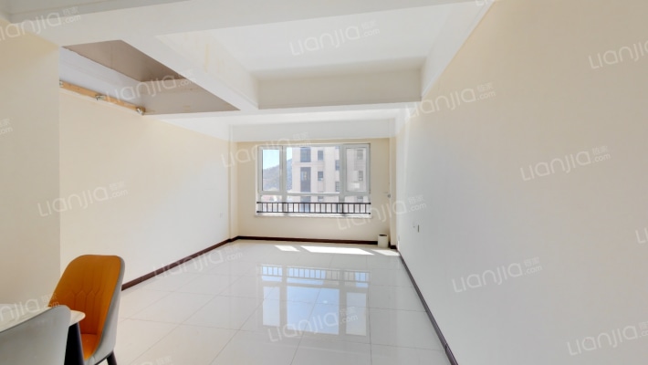 保利罗兰A3区二手房实景图