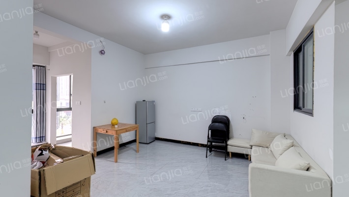 蔚蓝生活广场二手房实景图