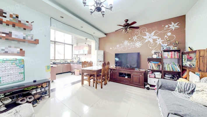 灯笼街142号二手房实景图