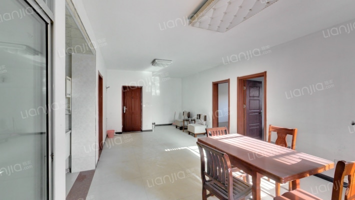 龙山花苑二手房实景图