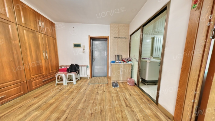 奖工东苑南区二手房实景图