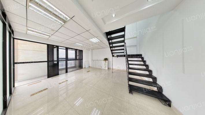 天霸商务馆二手房实景图