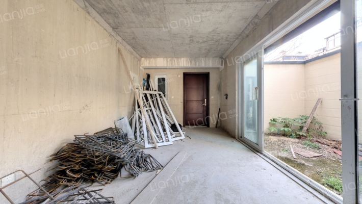 万科遇见山二手房实景图