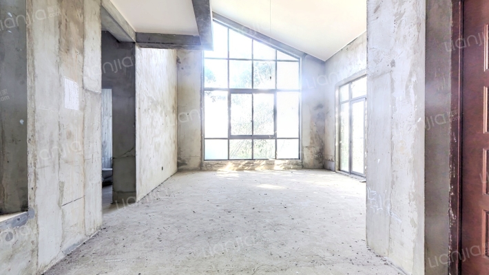 水晶湖畔三千院二手房实景图