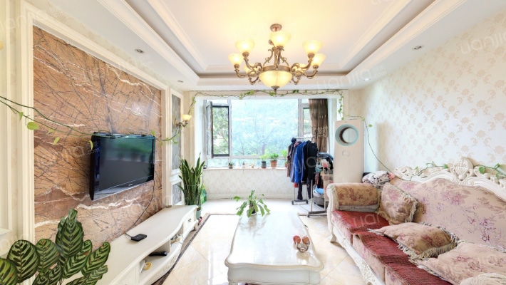 鸿玮澜山一期二手房实景图