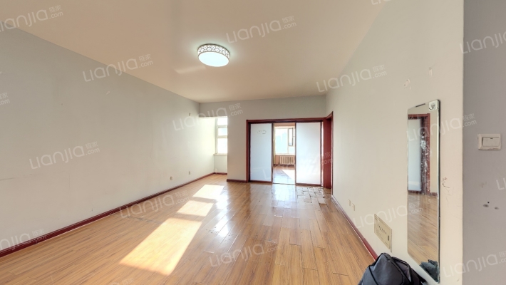 东太堡邮政综合楼二手房实景图