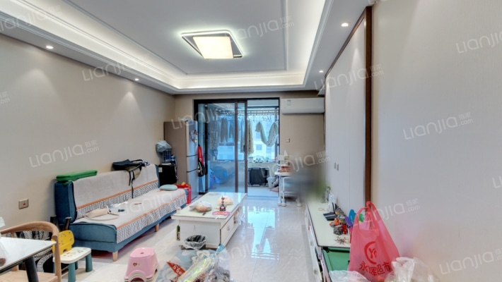 亚新美好城邦二手房实景图