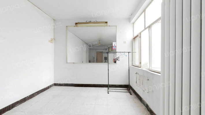 六厂东街二手房实景图