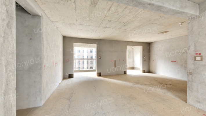 九颂山河菁华轩二手房实景图