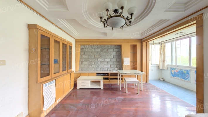 金鹏花苑二手房实景图