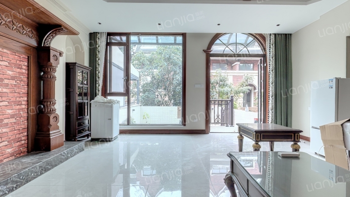 麓湖半山二期二手房实景图