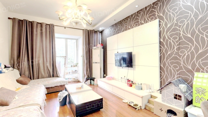 铂金花园二手房实景图