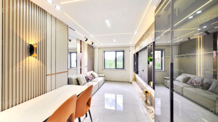 河畔花园小区二手房实景图