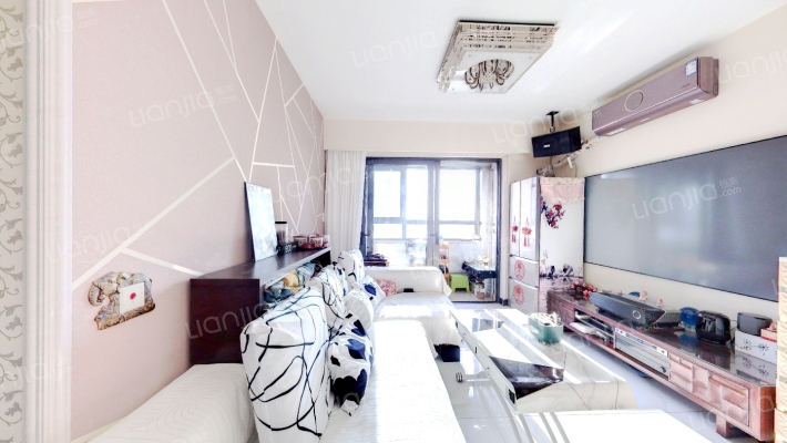 惠灵顿河庭花苑二手房实景图