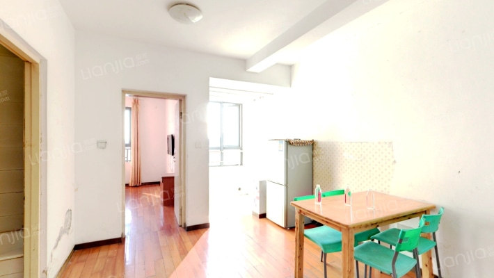 荷韵新村高层区二手房实景图