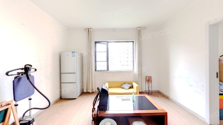 美术小区二手房实景图