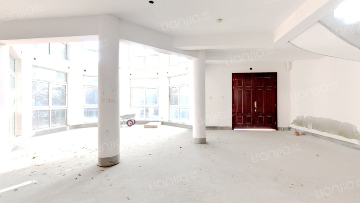 新东海高尔夫乡村俱乐部二手房实景图