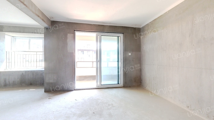 长虹春天二手房实景图