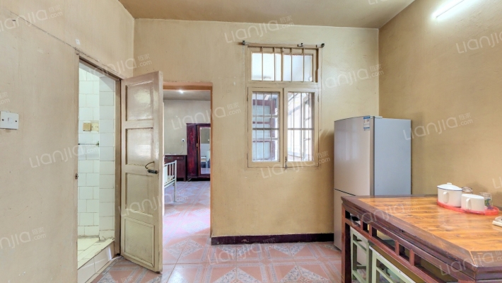 改装厂宿舍二手房实景图