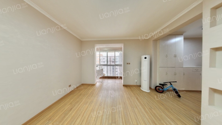 八二一小区二手房实景图