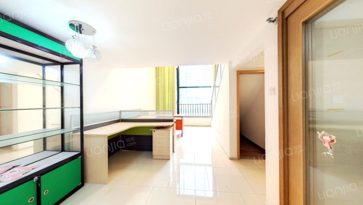 保利越鸿都会广场二手房实景图