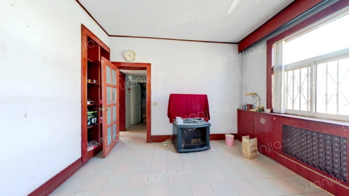 财政局西宿舍院二手房实景图