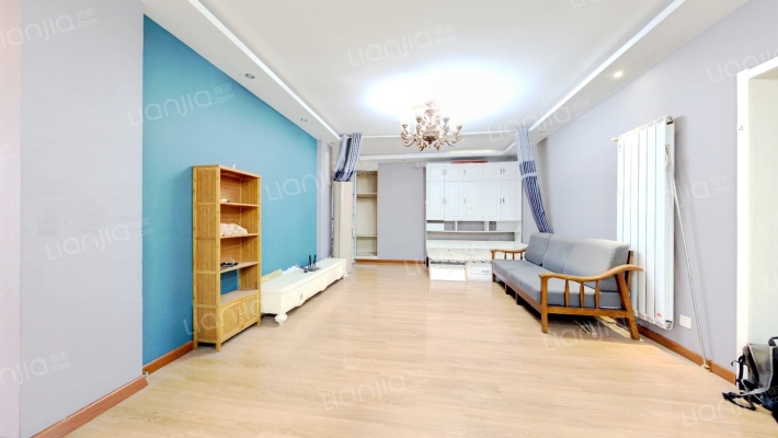 天山绿洲三期A区二手房实景图