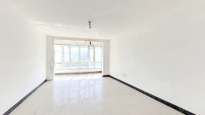 立汇美罗湾二手房实景图