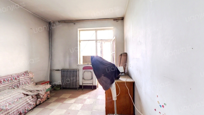 矿山局家属院，南北通透小三居。-卧室A