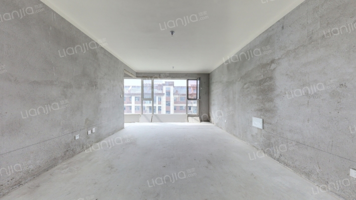 新正泰颐丰苑二手房实景图