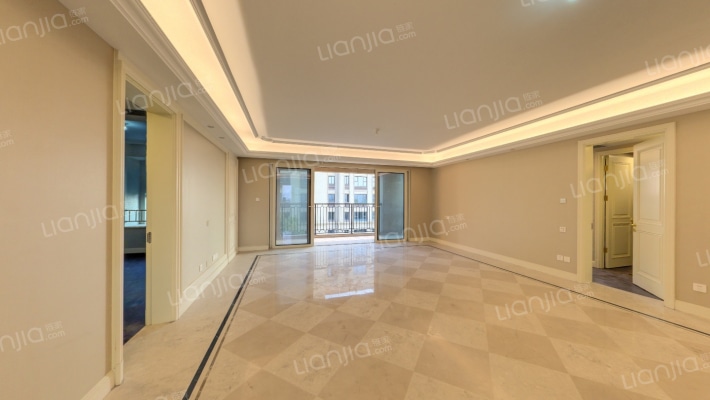 融创山湖院墅二手房实景图