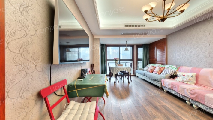 绿地国际金融城一期二手房实景图