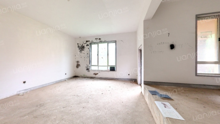 格兰小镇二手房实景图