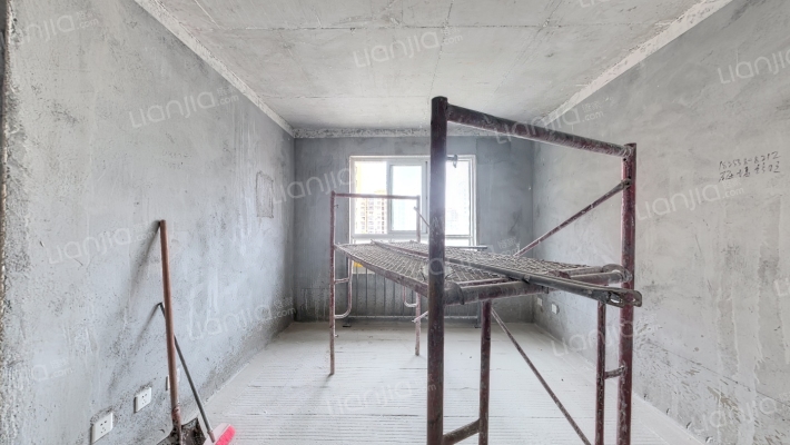 四里栖霞苑B区二手房实景图