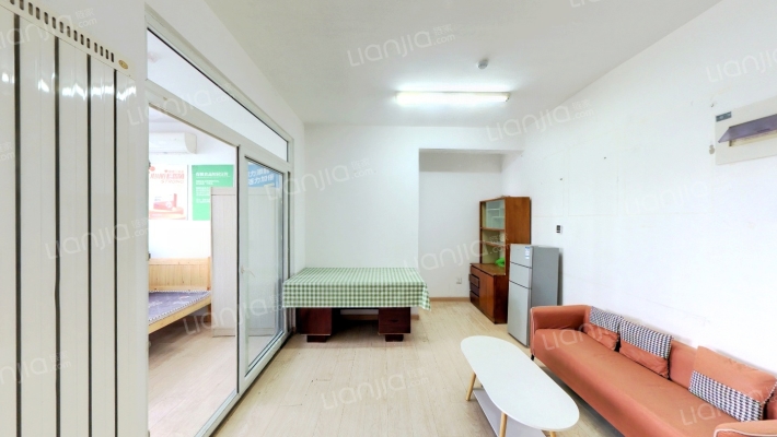 绿地卢浮商务中心二手房实景图