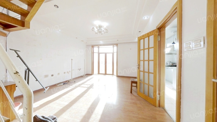 龙信家园二手房实景图